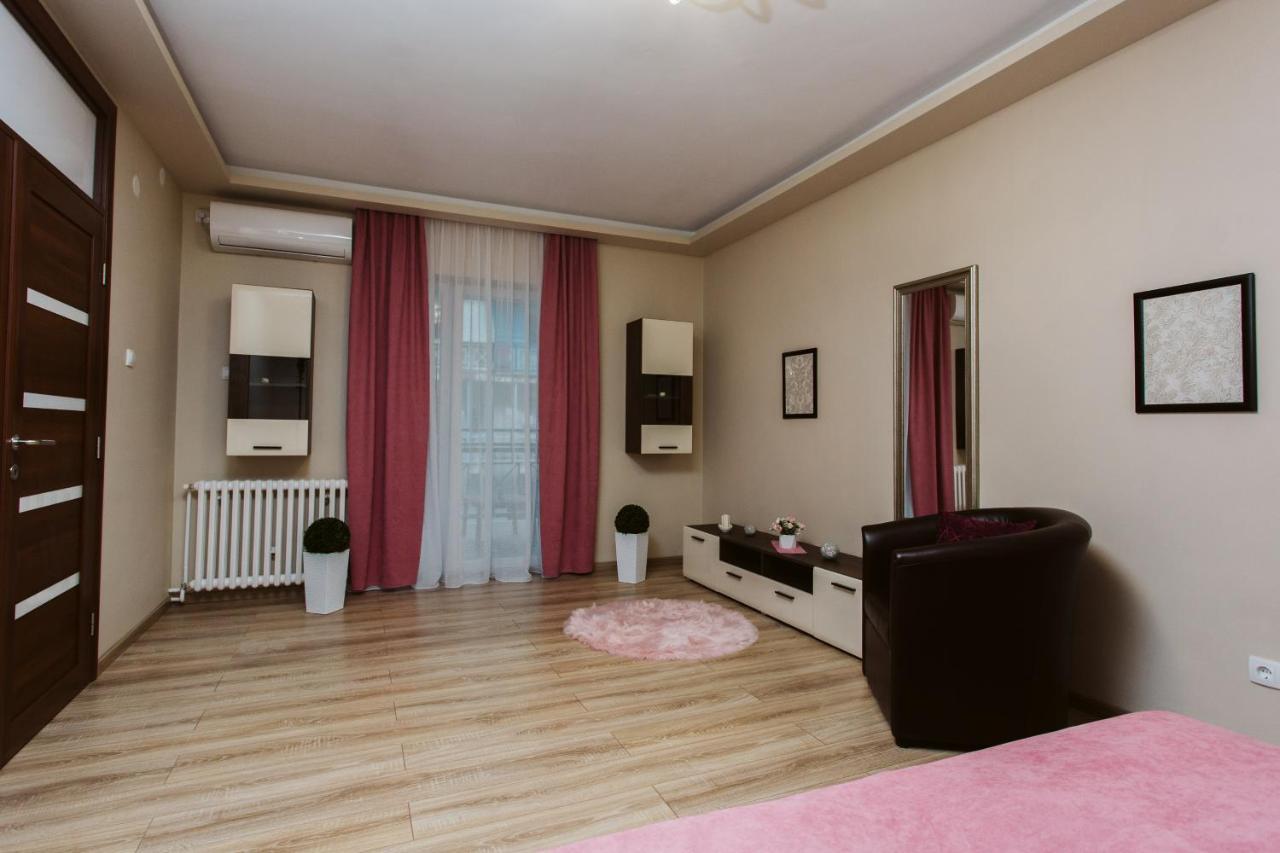 Vively Lux Apartment Subotica Exterior foto